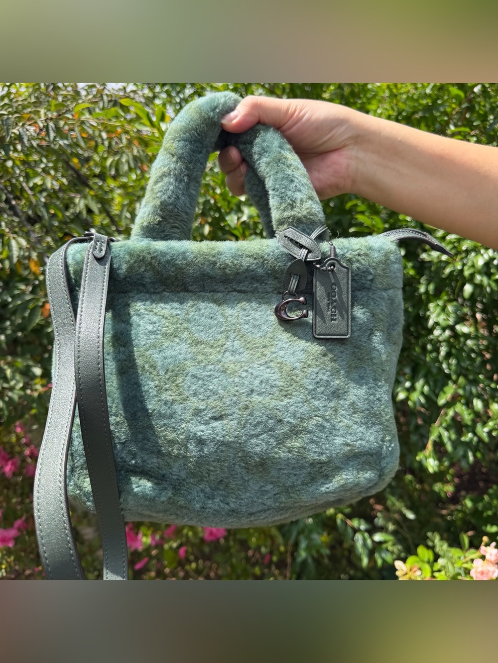 NWT COACH Tote 22 In Signature Shearling CC441